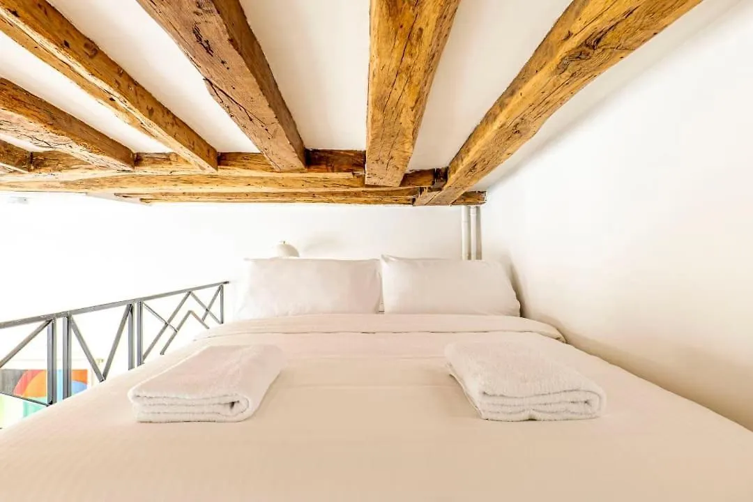 Stylish Parisian Flat In The Marais - Saint-Paul Apartment France
